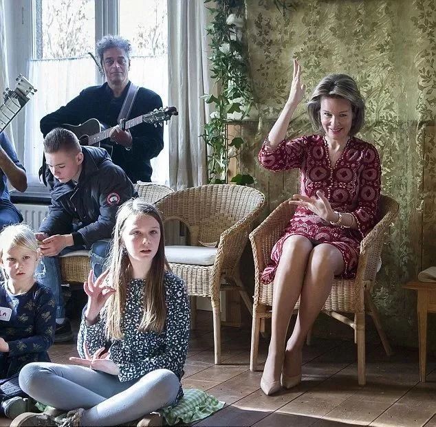 见多了平民王后，低调的比利时王后才是天生贵族!