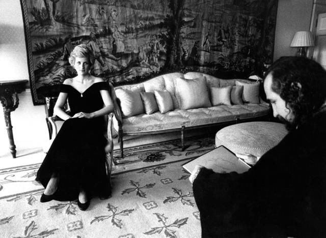 胸针迷戴胸针的戴安娜