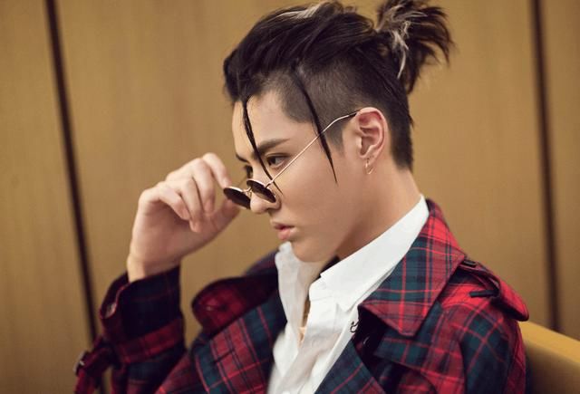 吴亦凡怒怼黑子，工作室声明走法律程序，网友：支持维权