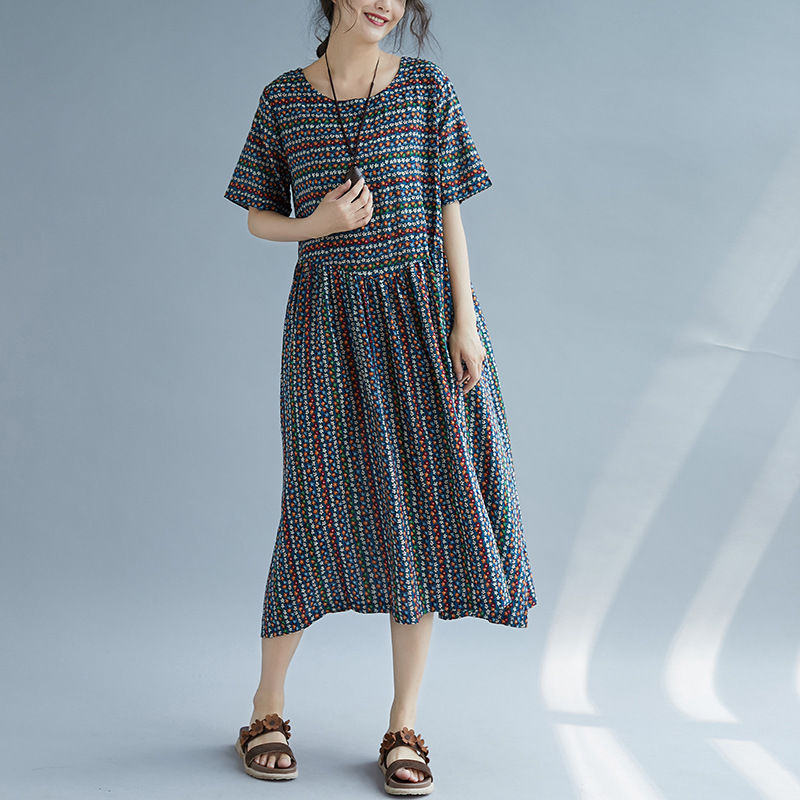 一眼就被表嫂身上“棉绸裙”吸引了，太好看了，找了半天原来在这