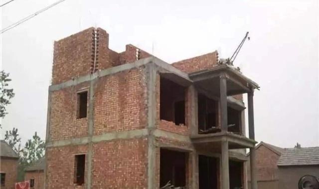 农村很多新盖的房子不装修也不住人，是什么原因？老农说出了三点