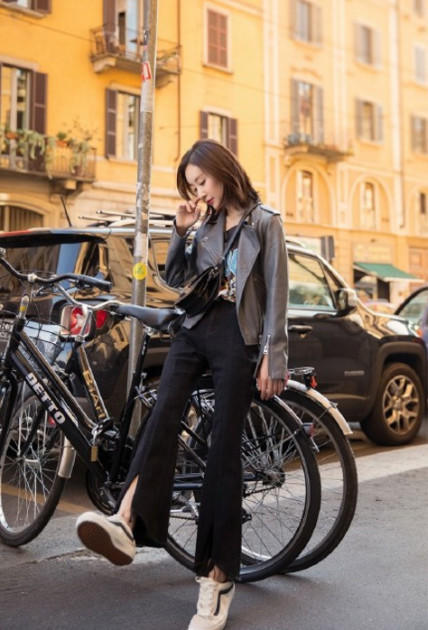 舒畅是真拼啊，裤子这么紧也不怕撑坏了，网友：这时尚我看不懂！