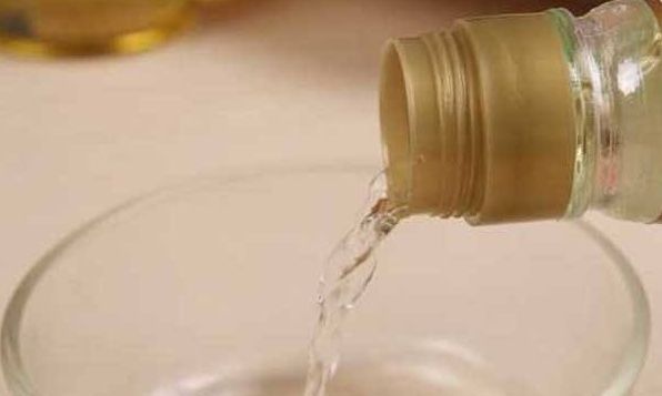 86岁老太太常用白醋加它泡一泡，七天不到肌肤嫩嫩到揪出水