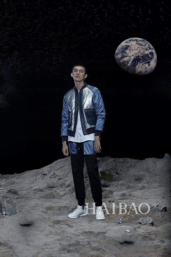 硅基生物2018秋冬系列lookbook:“月之暗面”