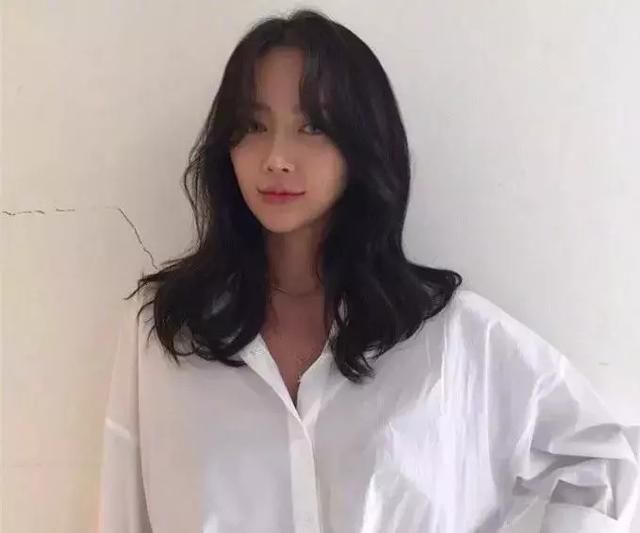 哪有完美的脸型，只是别人会选发型而已