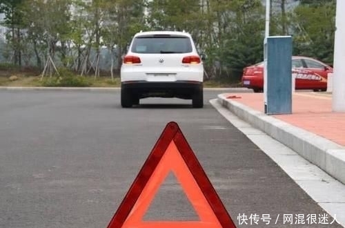  【高速】高速爆胎，在应急道换胎被扣6分？教你正确做法，不妨来