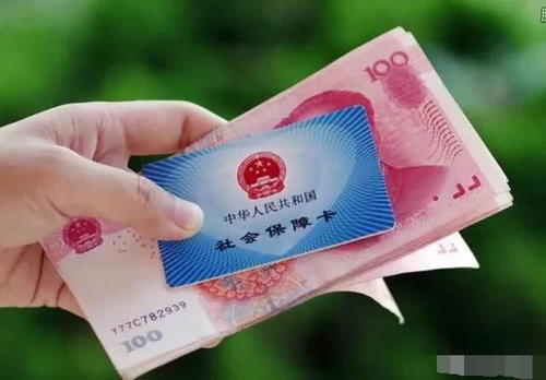  养老金：退休后，是企业年金给的钱多，还是退休金给的钱多？答