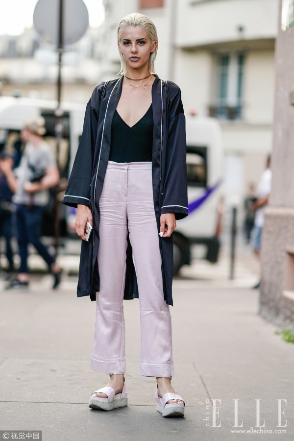 为什么我穿是睡衣 她穿是睡衣风？