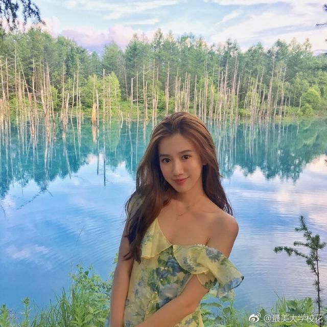 美女校花推荐温雅性感，很有魅力的女神！