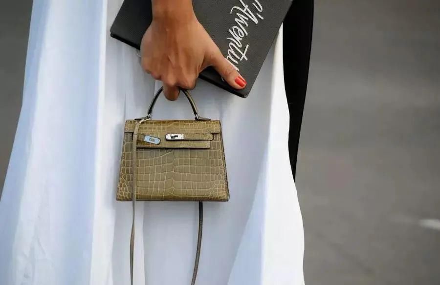 【人人】Nancy说大牌 |为什么人人都爱爱马仕Hermès?_新浪看点