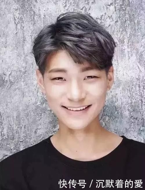  清爽：男人的发型就要清爽干练帅气发型，让你更有男人味！