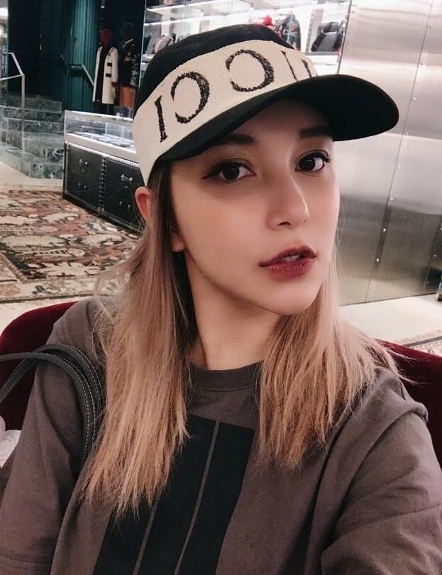 李雨桐发声回应网络暴力带节奏，解释只要薛之谦身边的不是她都行