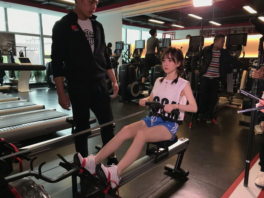 冯提莫:这大美腿真是勾人