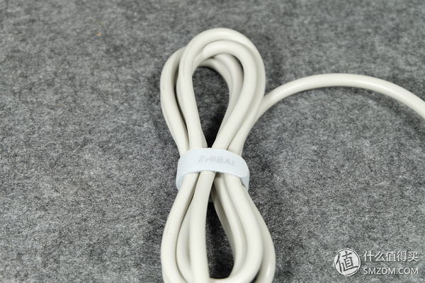 不只有颜值，还很有实力，但仍需改进:直白 HL3 便携负离子吹风机