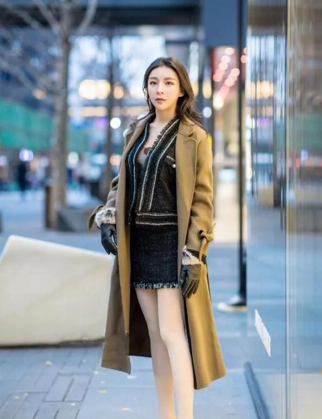 大方■小姐姐帅气活泼的牛仔裤搭配，高挑有魅力，青春活力感十足