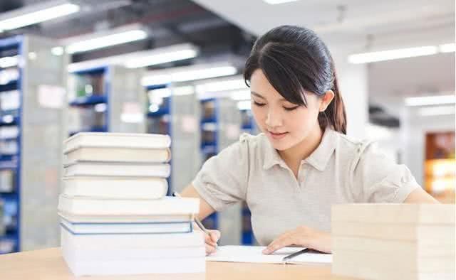  硬伤：教师薪资要上调？工资差距大是硬伤，老师：上5000就知足