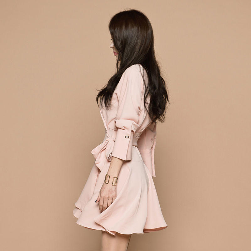 偶遇穿粉色衣服的小姐姐，美不美，用心感受!女人都想要的完美