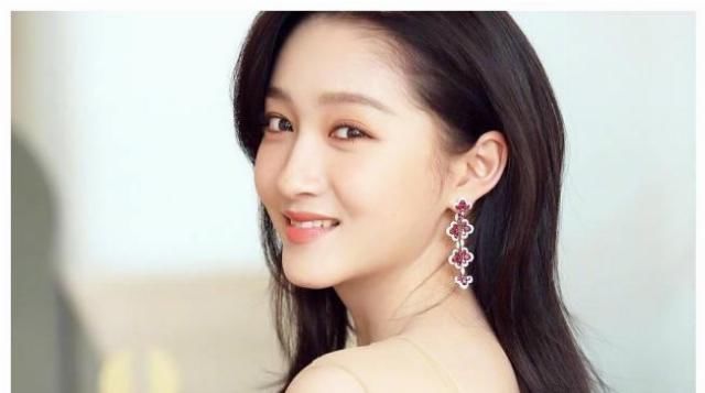 实至名归@5位“零整容”女星，关晓彤热巴上榜，赵丽颖可爱，而她实至名归