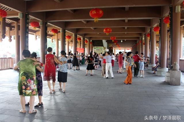 湖北有座迷你桥：多彩多姿多功能恩施风雨桥