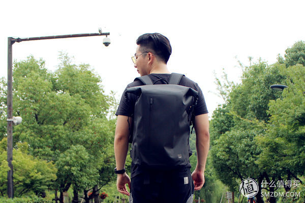 有容乃大--KNOMO CROMWELL 克伦威尔卷盖双肩包评测