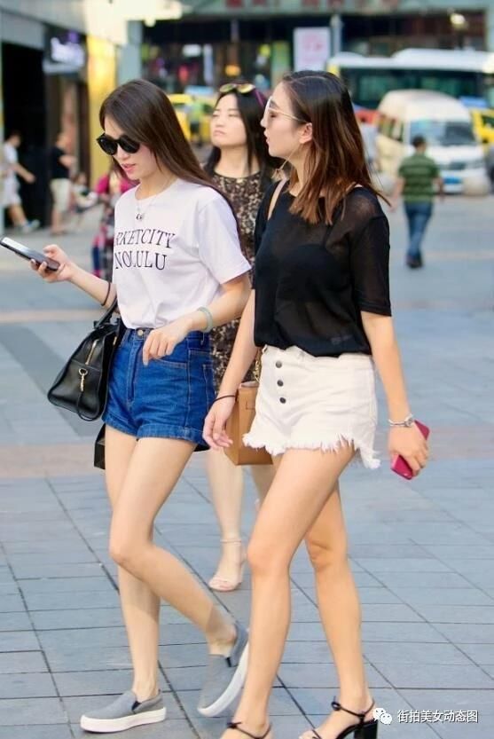 街头的潮流美女们，每个都是精准女孩