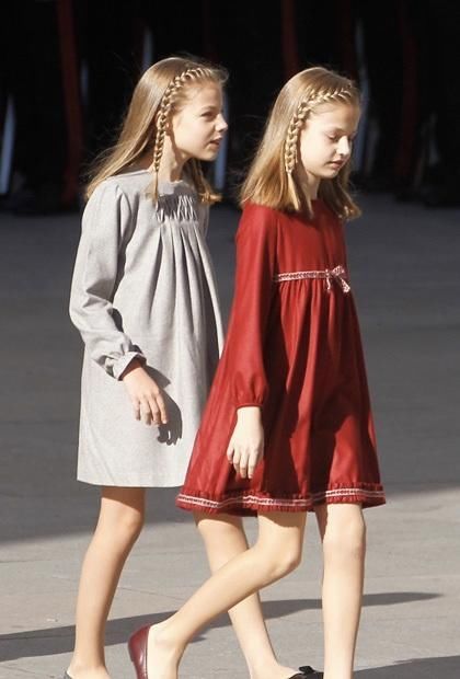 西班牙公主姐妹花不同命，姐姐挑女王重担妹妹更自由