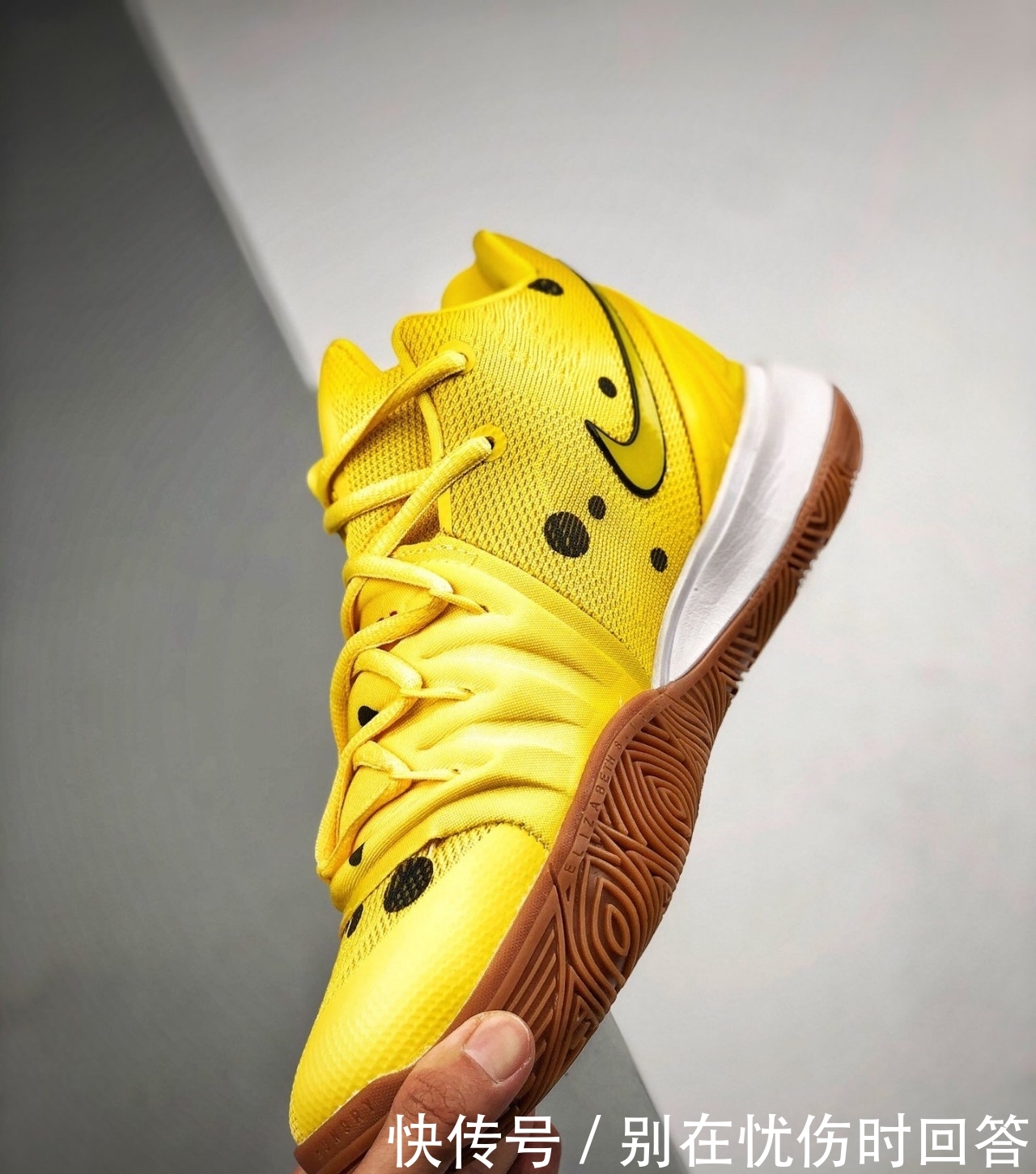  『配色』Nike Kyrie 5 X 海绵宝宝球鞋合作款球鞋中最萌配色开箱测评！