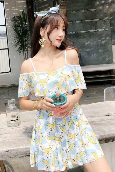 高挑美丽的小姐姐身穿保守泳衣！依旧展现出了性感的身姿！