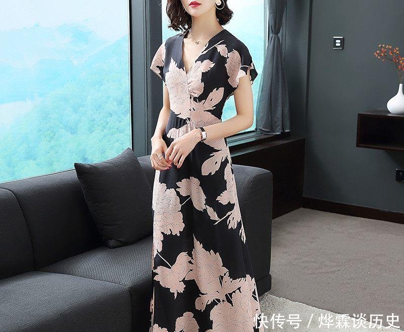 『酷热』酷热天很多女人还在穿长裤,好土!这样高贵裙子,气质非凡又凉爽