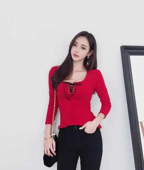 紧身裤青春流行风格独特，掩盖不住潮流的感觉