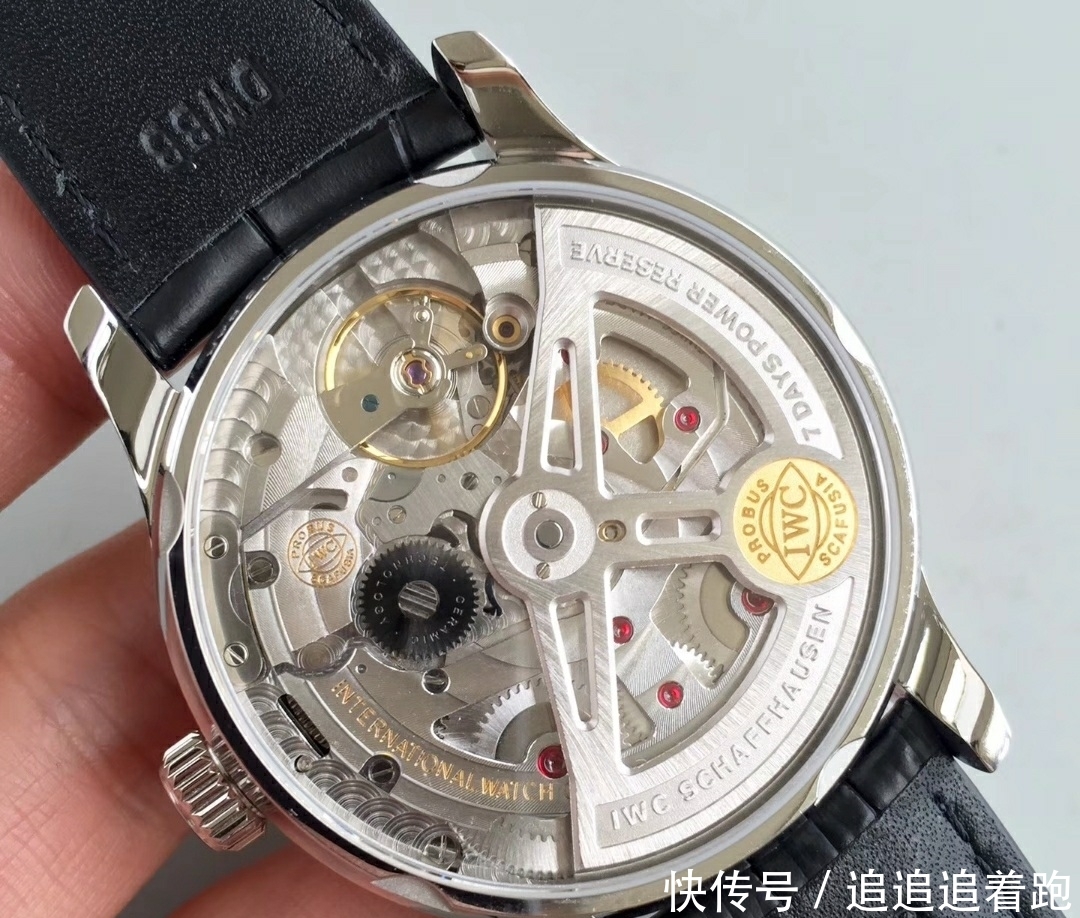  IWC■IWC万国葡萄牙七日链，因精心的设计，造就其无限的魅力