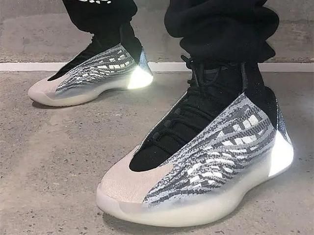  【发售价格】全新亚限Yeezy 350即将来袭，经典AJ13Flint配色定档5月