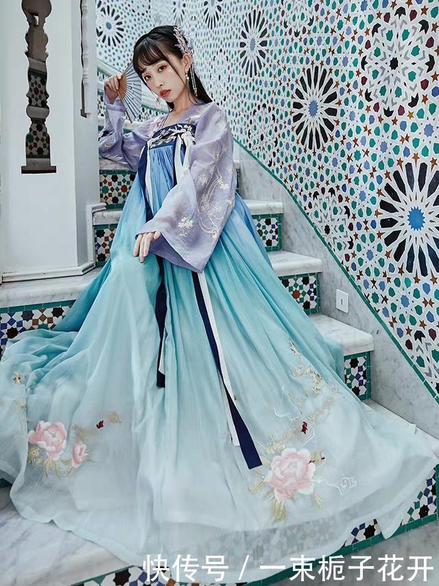  【大明】这些配色也太高调了吧，穿上它，你就是最有名的大明贵妇了