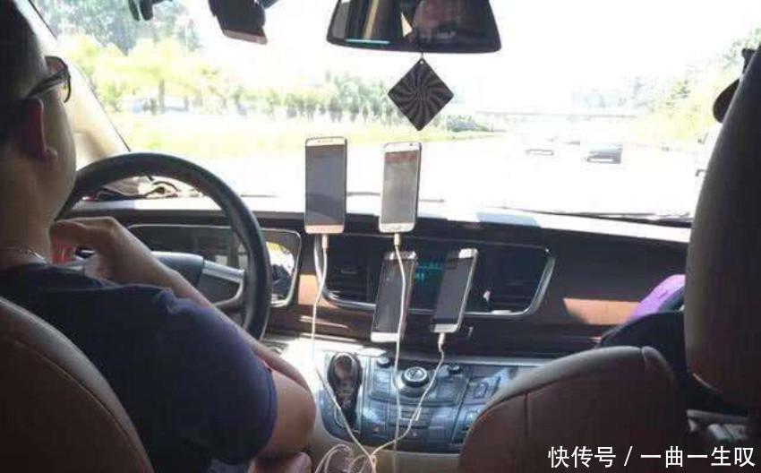 乘客坐顺风车让走高速，却不给5元高速费，怒怼司机：从来没给过