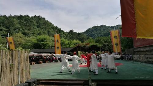 中国最赚钱的山：7天赚了5个亿，玩一圈要1000块左右