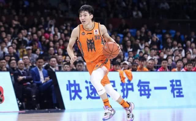 郭艾伦cba全明星球鞋