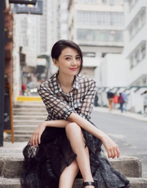 孙俪和大3岁高圆圆同框画面一度尴尬!网友:娘娘还是更适合古装