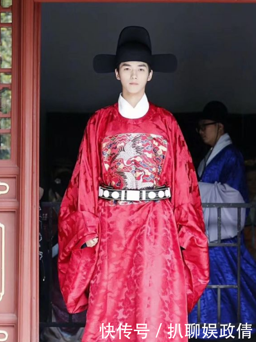 『差点』现代人穿古装是啥样5张男生汉服买家秀,网友差点当成古代人