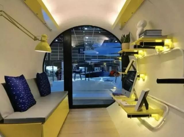 11平能住2人，香港继“棺材房”后又出“水管房”