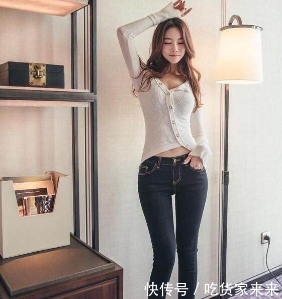  [美女]时尚个性的牛仔裤美女，身材一级棒，非常有魅力！