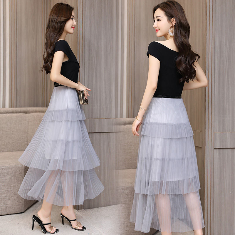 姐姐真会穿衣打扮，这些裙子穿在身上，看起来只有十八岁的样子