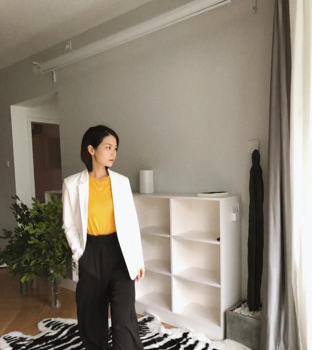  会显得■一衣多穿如何让条纹衬衫穿的不过于休闲