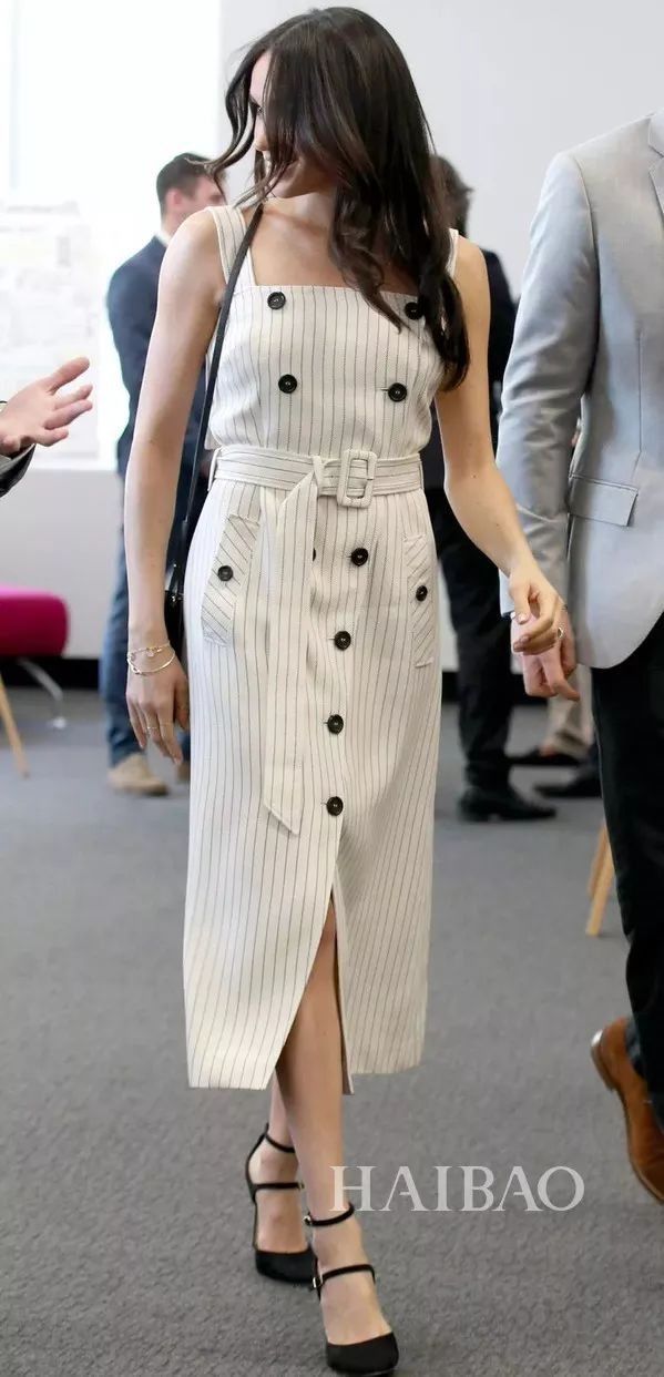 厉害| 今年最最最流行的小方领，时髦的同时居然还能显脸小!