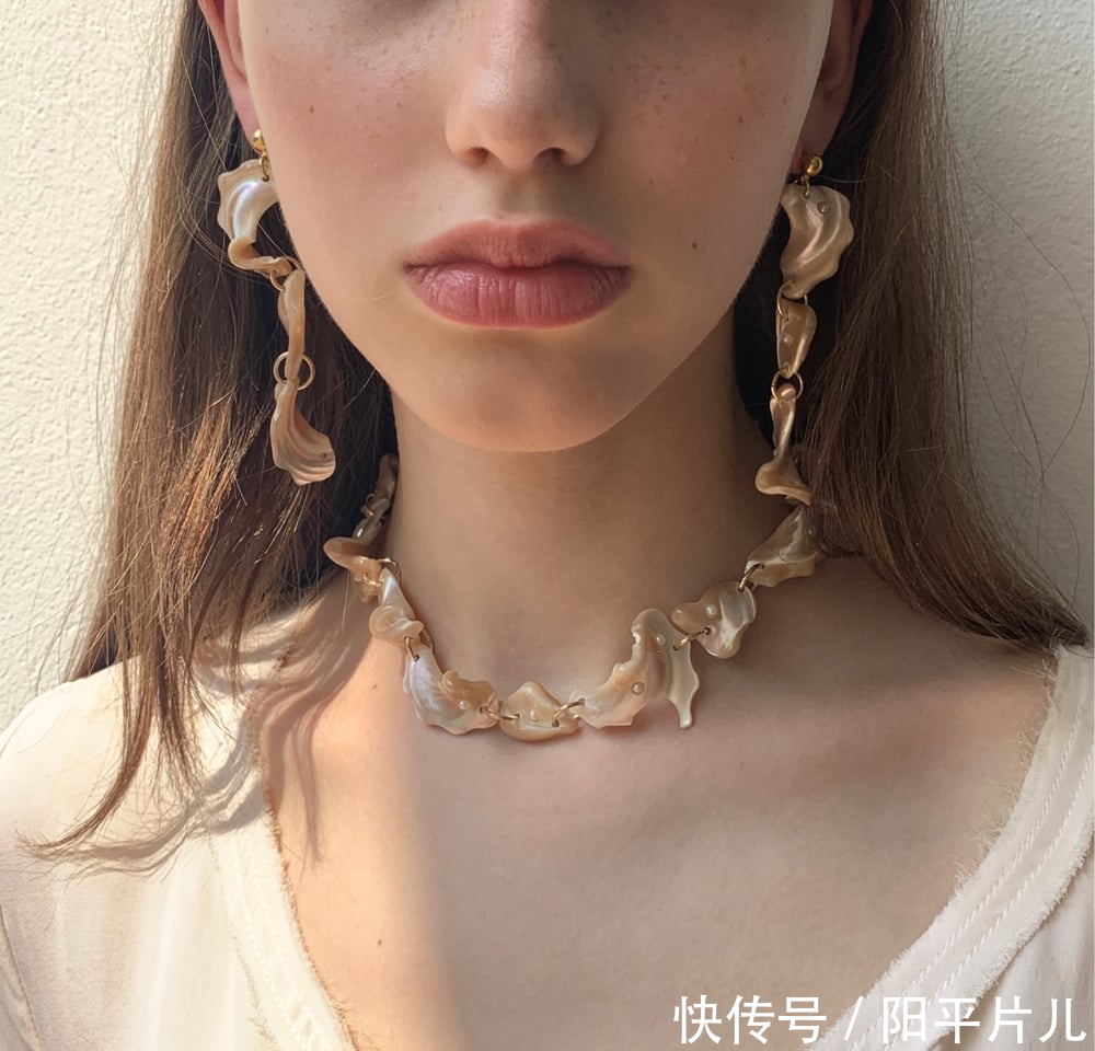  『大胆』大胆轮廓描绘鲜明性格：韩国饰品SCHO，让你简单搭配就很有型