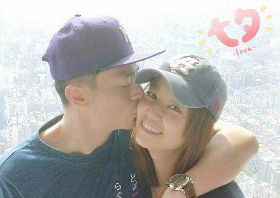 曾经一度传言他们结婚是女方逼婚,如今两个人七夕晒亲密照