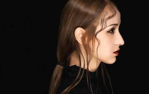  【头发变得黑】刚漂染的头发能改黑吗 头发护理看这里就够了