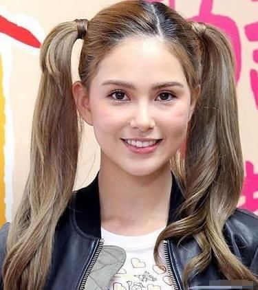 8位扎双马尾的女星，杨幂少女，郑爽清纯，最后一位美成芭比娃娃