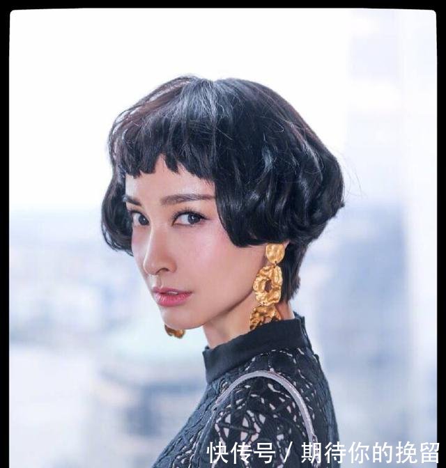 吴昕看秀归来，裤子大到可以装下两个人！网友居然很好看！