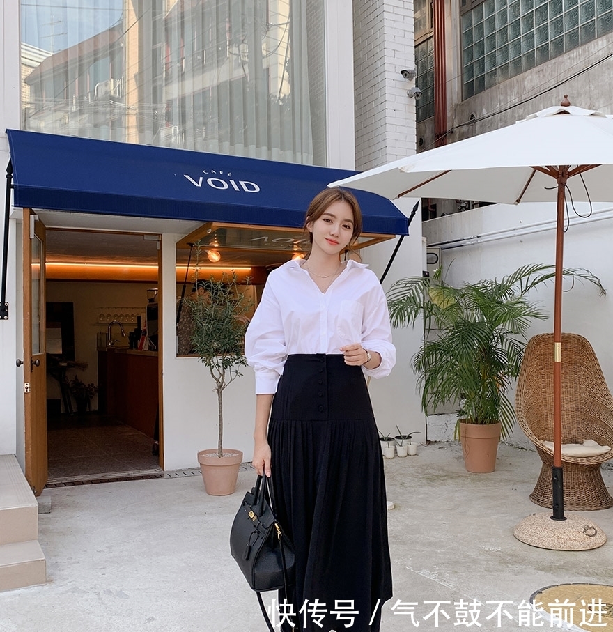 『工作日』上班族突显女人味的衬衫搭配法,让你工作日的穿着亲和力十足