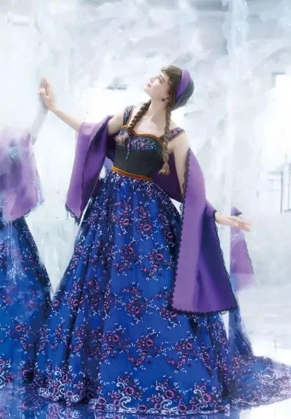  [公主联名]把冰雪奇缘做成婚纱！这些迪士尼公主穿的婚纱裙也太好看了！